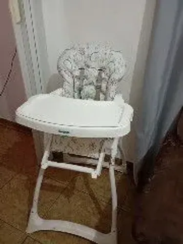 Vendo cadeirinha de alimentação para bebê 