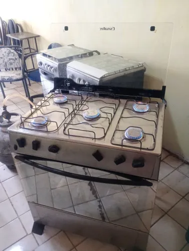 Fogão de 5 bocas em bom estado funcionando normalmente