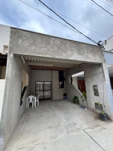 Vendo casa de 2/4 sendo uma suíte americana no aquarela ville