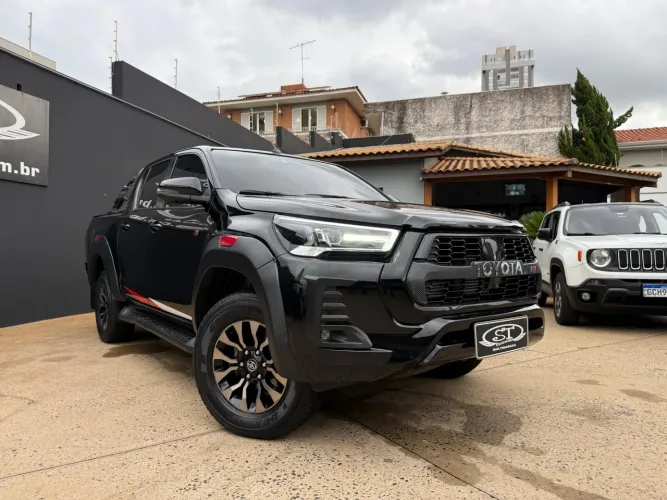 Toyota Hilux CD Gr-s 4X4 2.8 TDI Dies. Aut. 2022