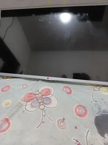 Tv lg32 polegadas liga mas não tem imagem. 