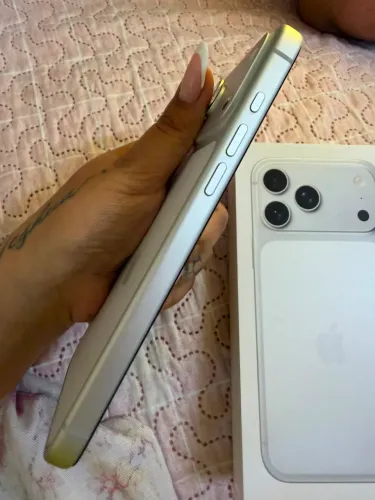 iPhone 17 pro max 