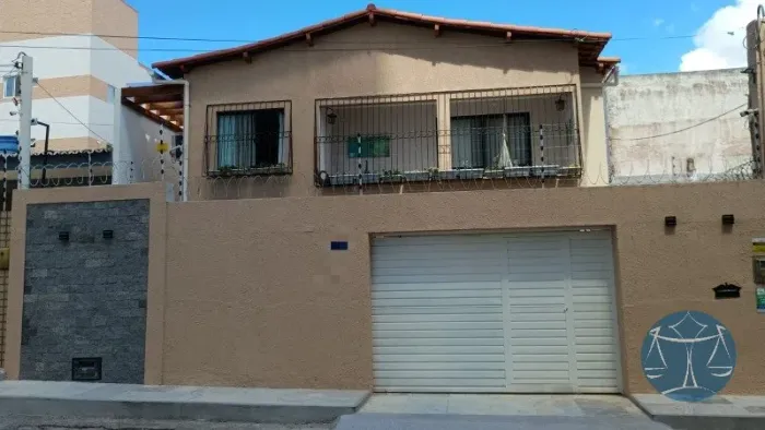 CASA EM LAGOA NOVA