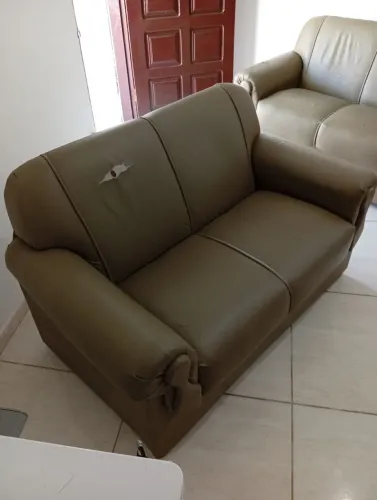 Conjunto de sofá em courino