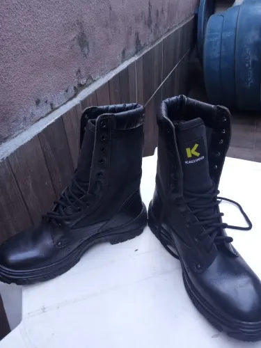 Botas de couro kallucci NOVO
