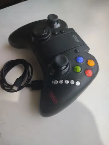 Controle Gamepad Bluetooth iPega com Suporte para Celular + Cabo USB