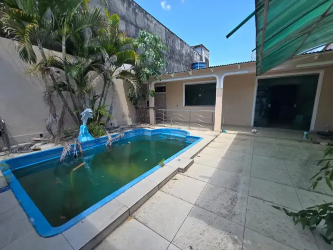 Casa Com Piscina na Cidade de Deus!