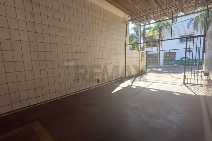 Ponto comercial com 2 banheiros - Bairro Alto