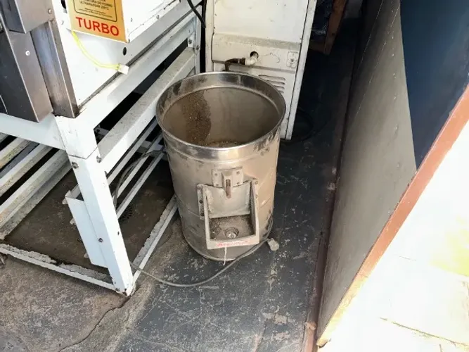 descascador de batatas - legumes - sem funcionar precisa de reparos
