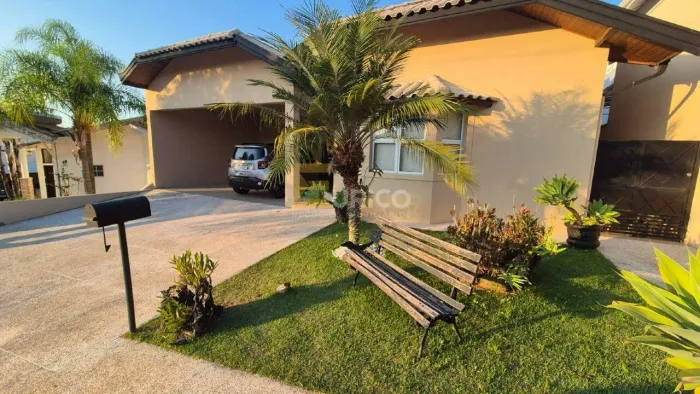 CASA A VENDA CONDOMÍNIO RECANTO DOS PATURIS EM VINHEDO - MOBILIADA