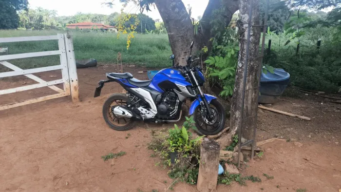 Vendo ou troco por carro