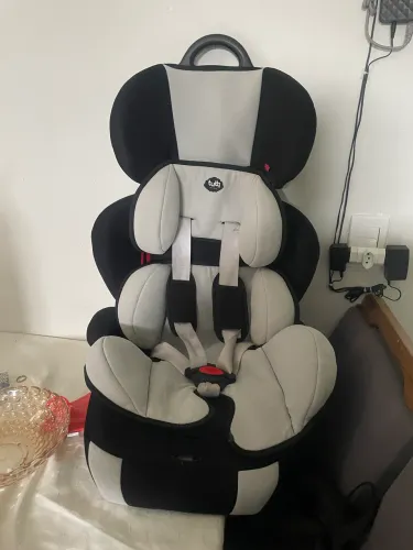 Cadeira automotiva pouco usada