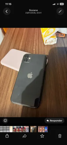 iPhone 11 semi novo com a documentação  carregador  1200