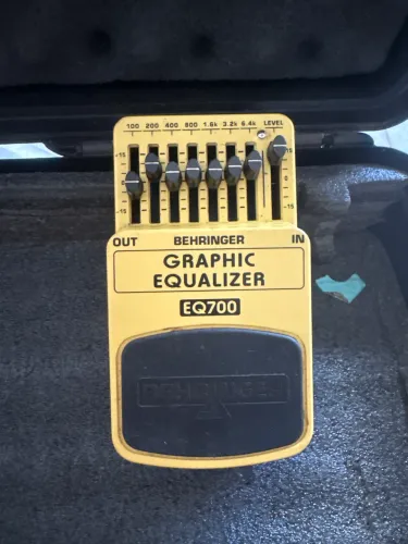 Pedal de guitarra Behringer Graphic Equalizer EQ700