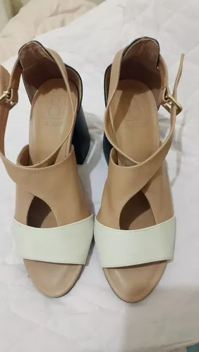Sandália salto bloco bebece
