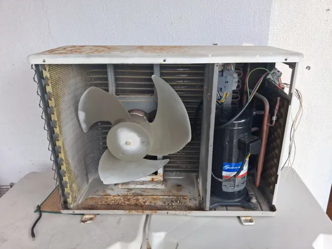Vendo condensadora 24 mil btus