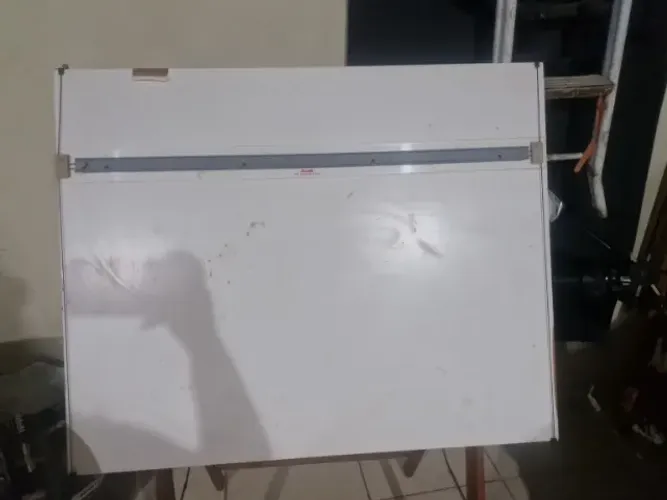 Prancheta/Mesa de Desenho Técnico para Arquitetura com Régua Paralela