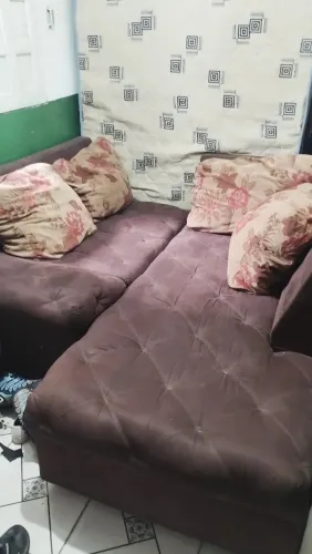 Vende-se sofá + cama box (motivo da venda , viagem)
