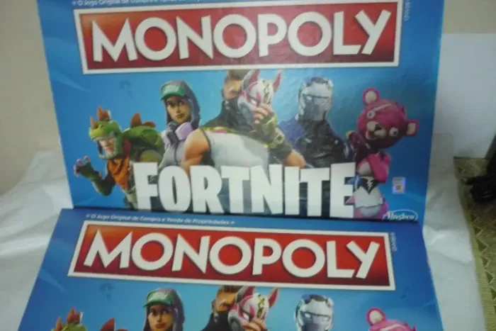 Monopoly Fortnite Completo Semi Novo