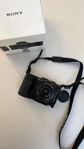 SONY ZVE-10 16-50MM 