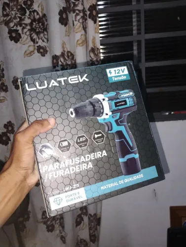 Parafusadeira na caixa 