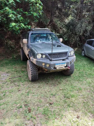 Mitsubishi L200 GLS 2.5 4X4 CD Diesel 2004