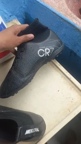 Chuteira da nike mercurial pouco usada apenas sem o Cardarço