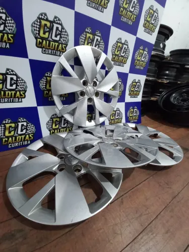 Jogo de calota Volkswagen Polo e Virtus aro 15 original por R$199,00 as 4 calotas