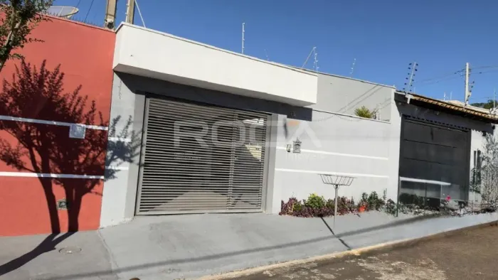Casa Padrão à Venda no Douradinho, São Carlos