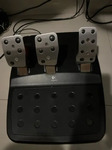 Volante G27 completo com pedais + câmbio