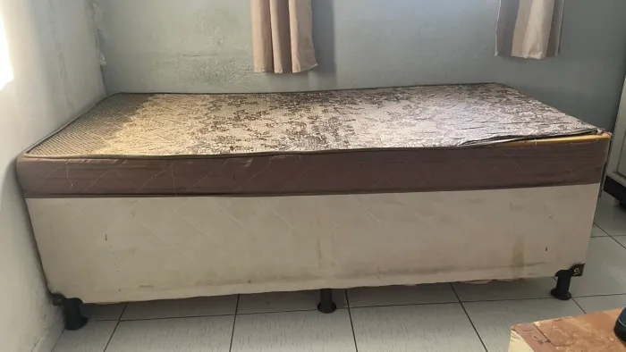 Cama de solteiro doblô