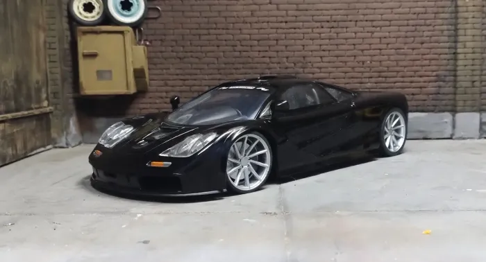 1/18 Mclaren GTR ut models