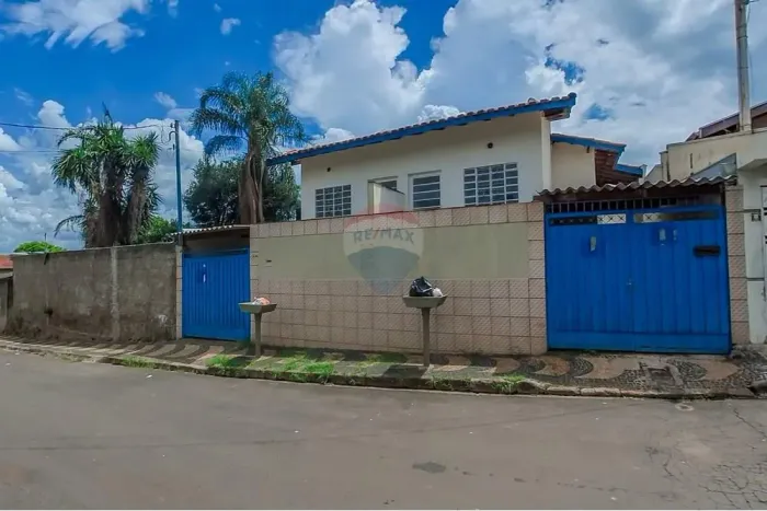 Duas Casas Geminadas com 80,00 m² cada uma em Araras