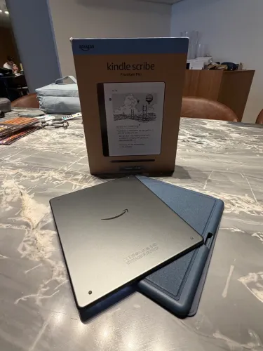Kindle Scribe 64GB + Premium Pen | Estado de Novo | Usado por Apenas 3 Meses