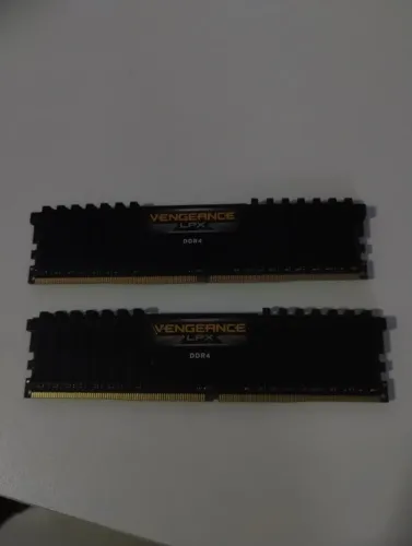 Memória Corsair Vengeance LPX 32GB (2x16GB) 3600MHz DDR4 - Novo