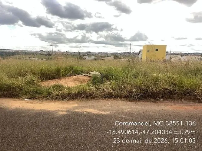 Imóvel em local estratégico Terreno no Jd de Dona Lucinha 2, Coromandel - MG, Nº 640, 250