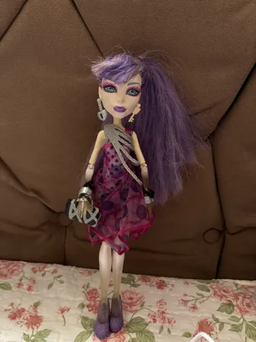 Monster High G1- Spectra Vondergeist - Haunted: Getting Ghostly