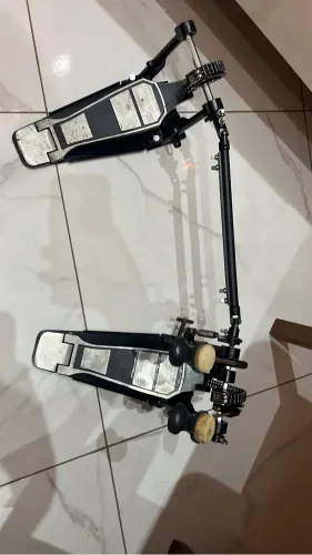 Pedal duplo
