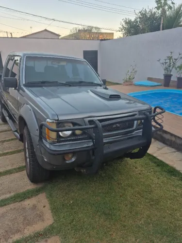 Mitsubishi L200 GLS 2.5 4X4 CD Diesel 2002