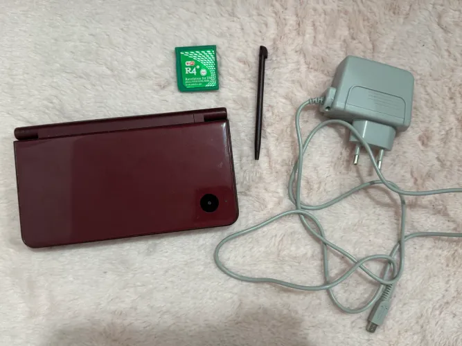 Nintendo DSI XL vermelho - leia a descrição 