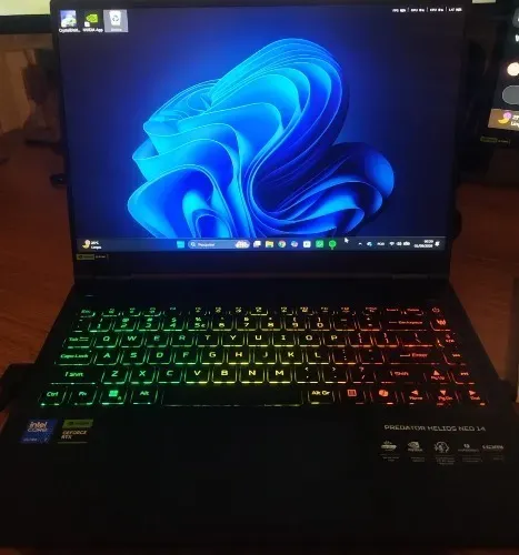 Acer Predator Helios Neo 14 - RTX 4070 / 16GB RAM / 1TB SSD
