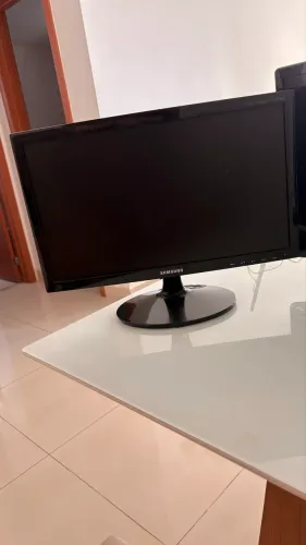 Monitores Samsung 19" e LG Flatron 17" - Funcionando