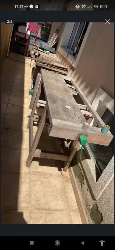 Bancada de madeira maciça
