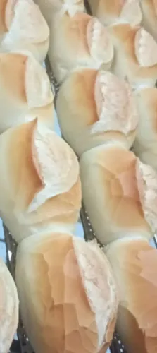 Sou padeiro patsseiro confeiteiro salgadeiro disponível pra trabalhar chama no Zap 