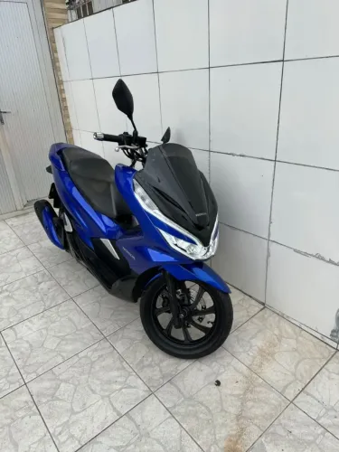 PCX DLX 2022