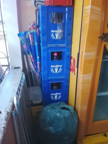 Grade de litrão e coca cola