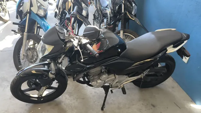 HONDA CB 300r PRETA 2014 Shalon veículos Cariacica