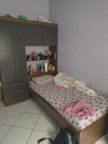 Vendo guarda roupa conjugado com cama
