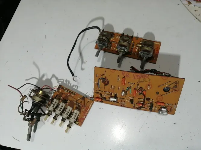 Pré amplificador PR 1500 polyvox, pra peças!