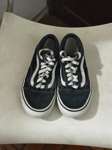 Tênis Vans Preto/Branco Original tamanho 35 BR